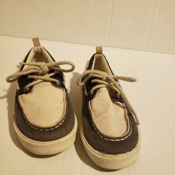 gap boat shoes